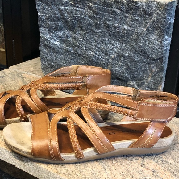 ☀️ Denver Hayes Tan Strappy Flat Sandals Size 7 - Picture 3 of 9